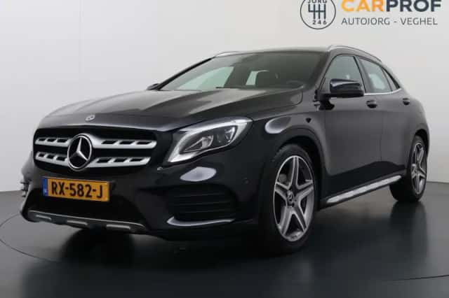 Mercedes-Benz GLA-Klasse (2018) thumbnail 1