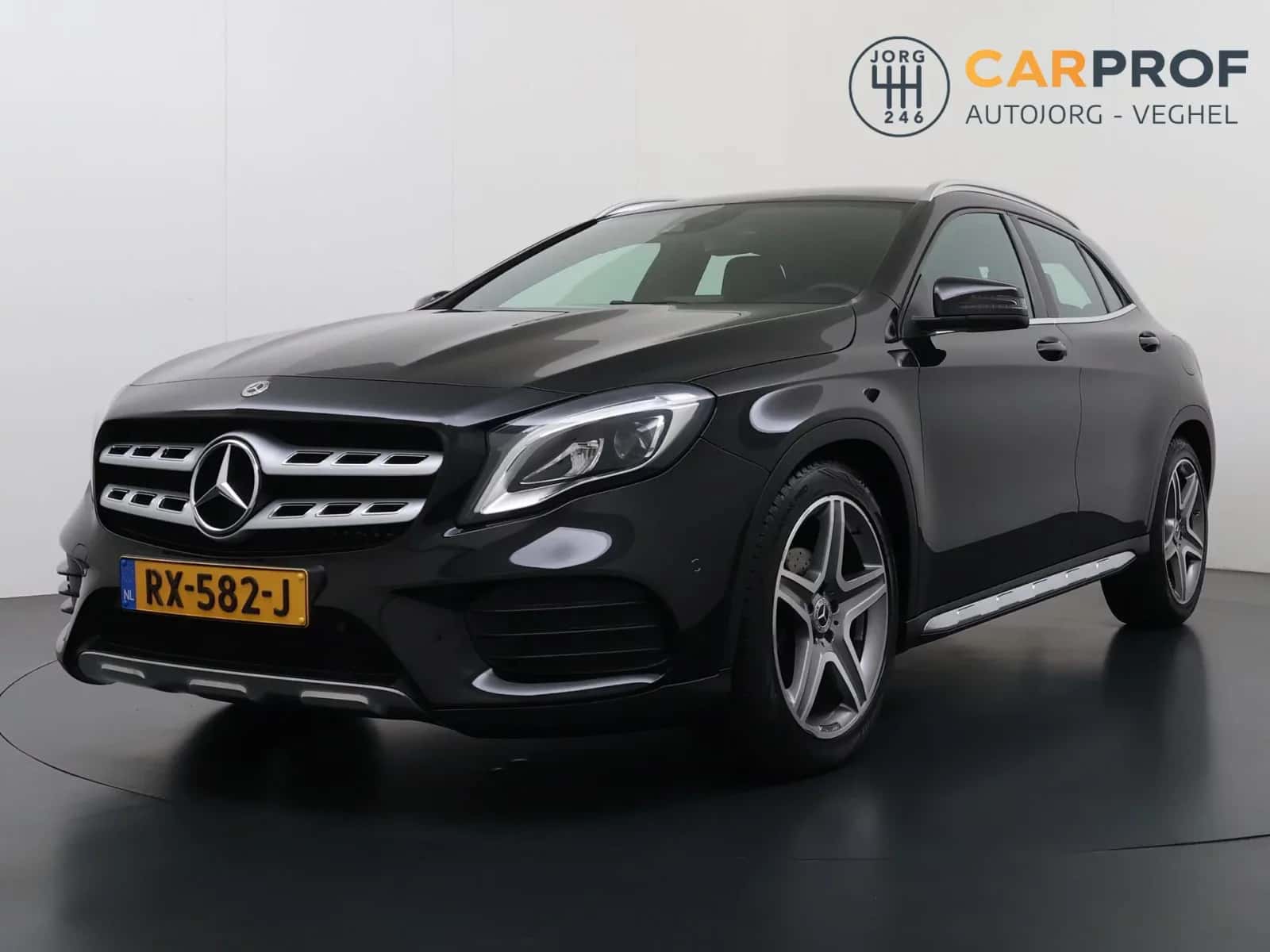 Mercedes-Benz GLA-Klasse (2018) — foto 1