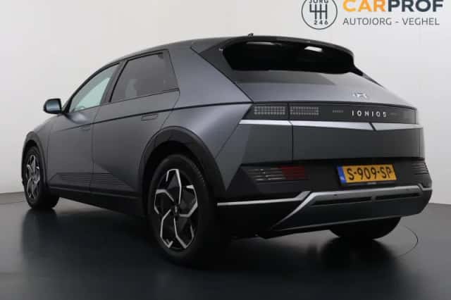 Hyundai Ioniq 5 (2023) thumbnail 2