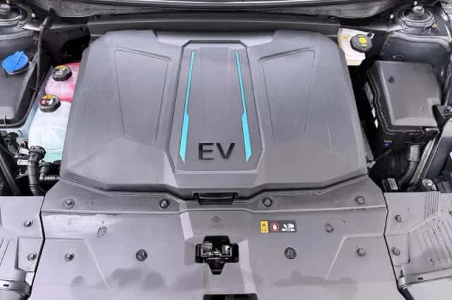 Hyundai Ioniq 5 (2023) thumbnail 11