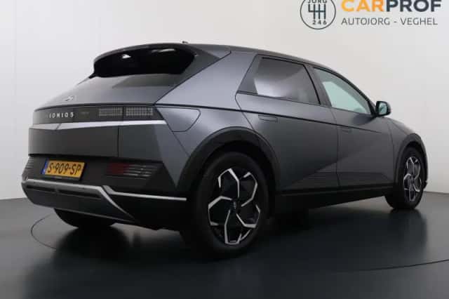 Hyundai Ioniq 5 (2023) thumbnail 3