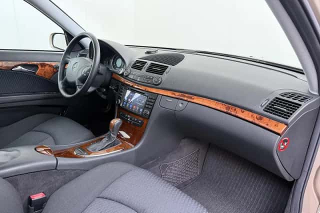 Mercedes-Benz E-Klasse (2003) thumbnail 33