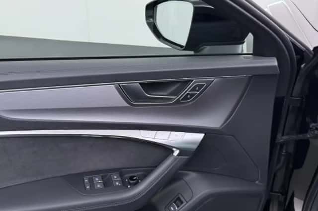 Audi A6 (2022) thumbnail 12