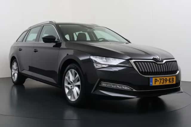 Škoda Superb (2022) thumbnail 4