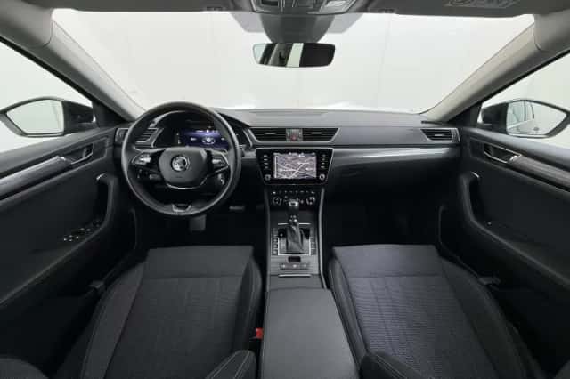 Škoda Superb (2022) thumbnail 5