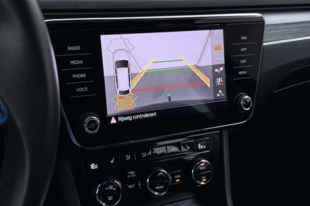 Škoda Superb (2022) thumbnail 10