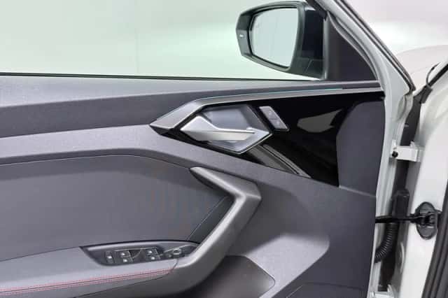 Audi A1 (2023) thumbnail 11