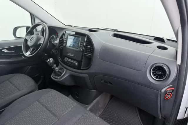 Mercedes-Benz Vito (2021) thumbnail 18