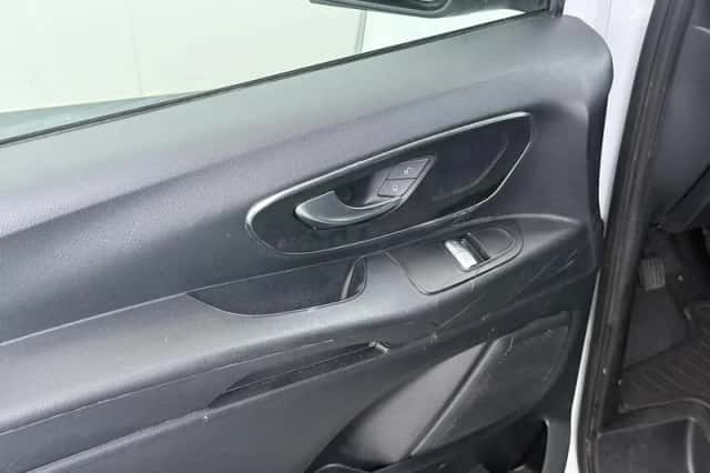 Mercedes-Benz Vito (2021) thumbnail 25