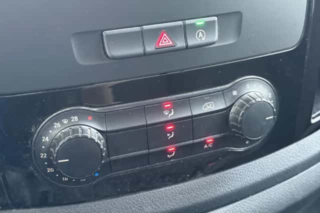 Mercedes-Benz Vito (2021) thumbnail 29