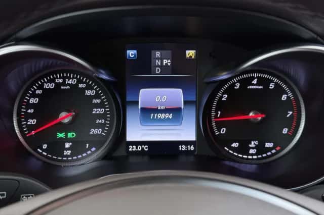 Mercedes-Benz GLC-Klasse (2016) thumbnail 8