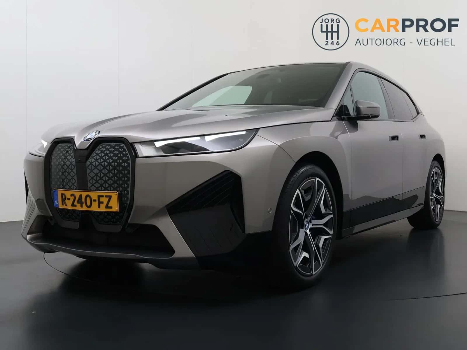 BMW iX (2022) — foto 1