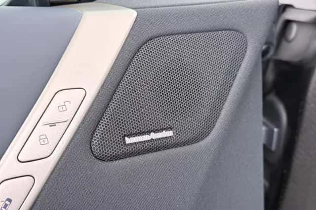 BMW iX (2022) thumbnail 19