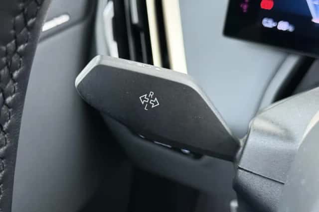BMW iX (2022) thumbnail 29