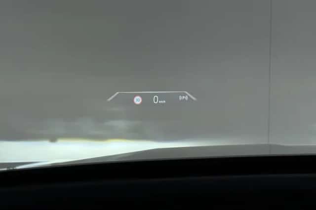 BMW iX (2022) thumbnail 34
