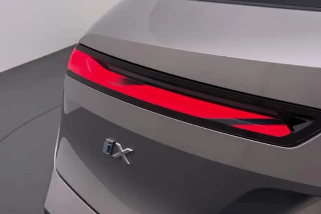 BMW iX (2022) thumbnail 36