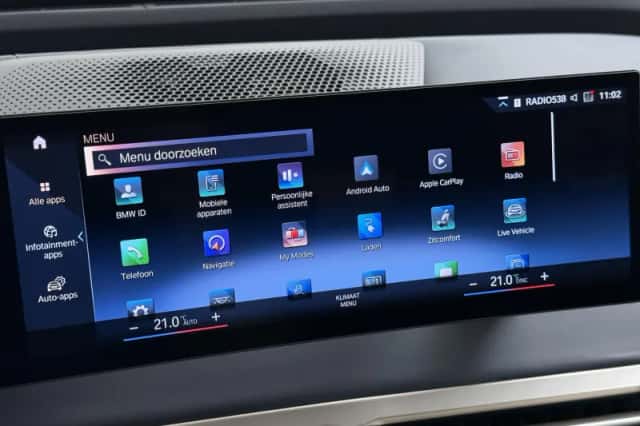 BMW iX (2022) thumbnail 41