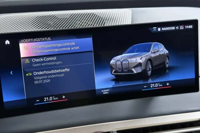 BMW iX (2022) thumbnail 44