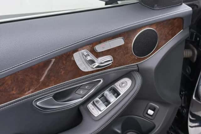 Mercedes-Benz C-Klasse (2015) thumbnail 12