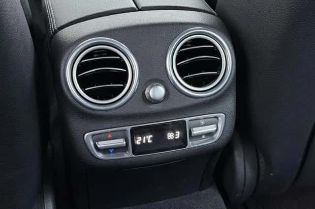 Mercedes-Benz C-Klasse (2015) thumbnail 20