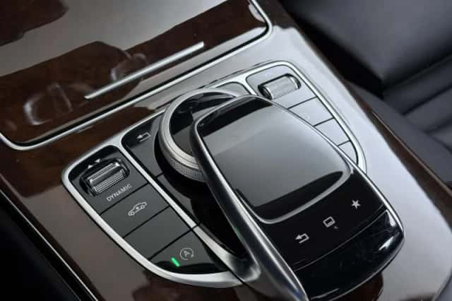 Mercedes-Benz C-Klasse (2015) thumbnail 38