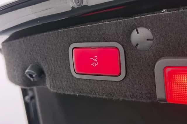 Mercedes-Benz C-Klasse (2015) thumbnail 8