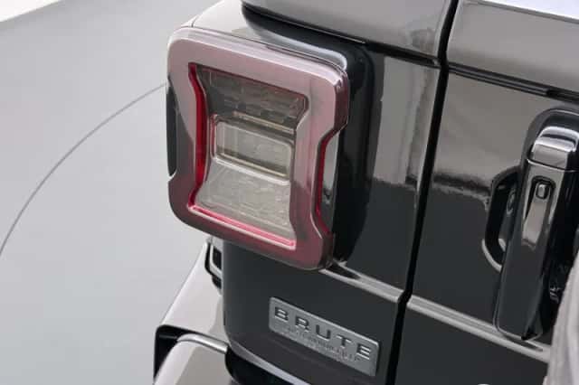 Jeep Wrangler (2024) thumbnail 11