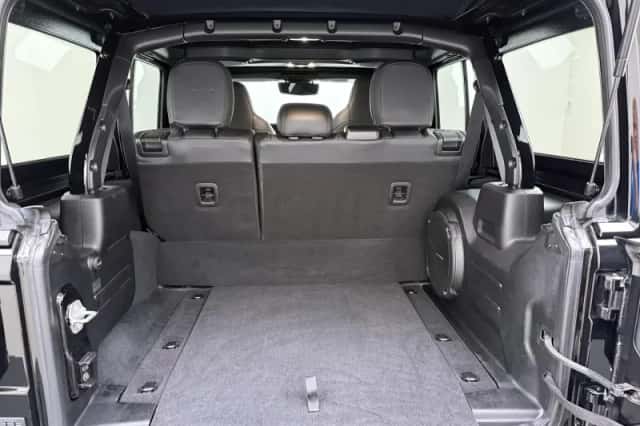 Jeep Wrangler (2024) thumbnail 13
