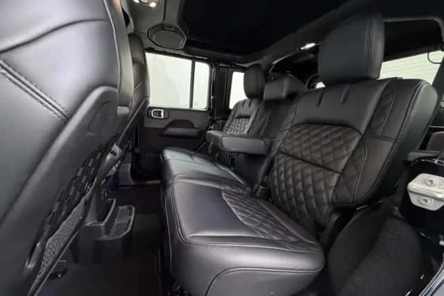 Jeep Wrangler (2024) thumbnail 26