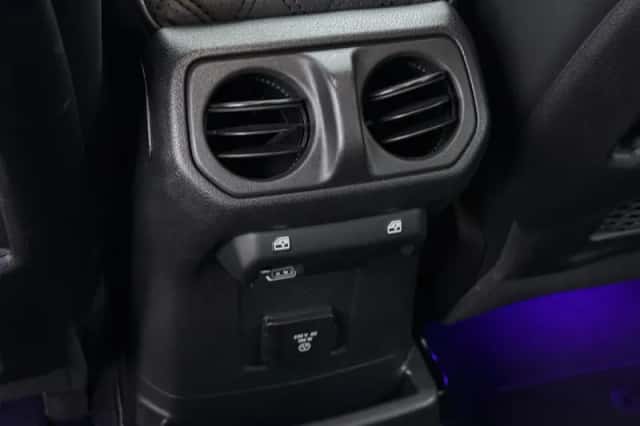Jeep Wrangler (2024) thumbnail 28