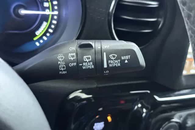 Jeep Wrangler (2024) thumbnail 32