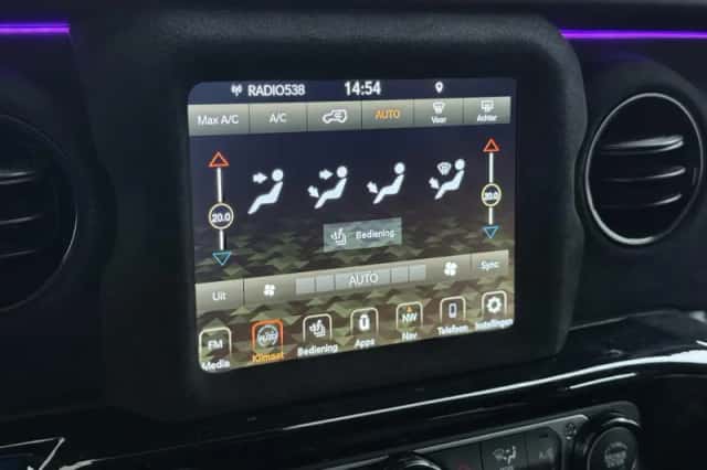 Jeep Wrangler (2024) thumbnail 37