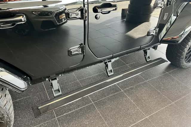 Jeep Wrangler (2024) thumbnail 9