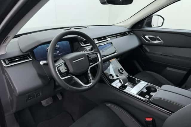 Land Rover Range Rover Velar (2022) thumbnail 6