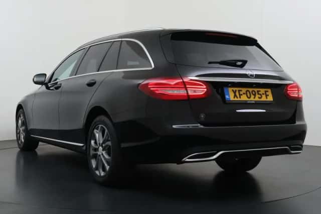 Mercedes-Benz C-Klasse (2015) thumbnail 2