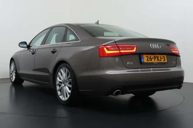 Audi A6 (2011) thumbnail 2