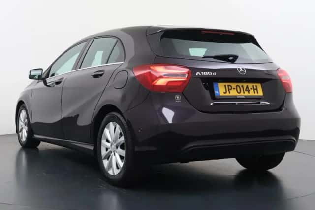 Mercedes-Benz A-Klasse (2016) thumbnail 2