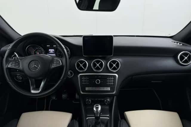 Mercedes-Benz A-Klasse (2016) thumbnail 5