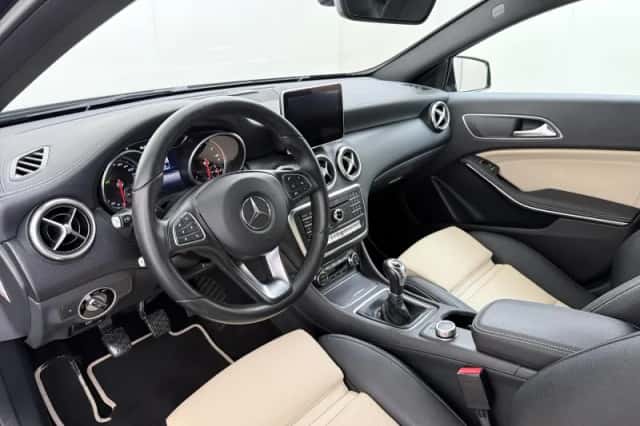 Mercedes-Benz A-Klasse (2016) thumbnail 6