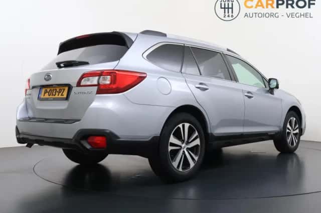 Subaru Outback (2020) thumbnail 3