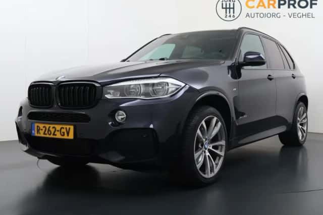 BMW X5 (2018) thumbnail 1
