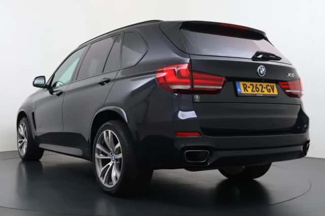 BMW X5 (2018) thumbnail 2