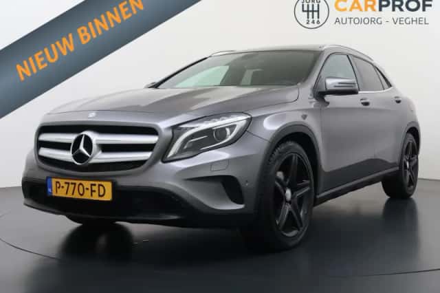 Mercedes-Benz GLA-Klasse (2015) thumbnail 1