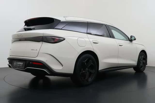 BYD Seal (2026) thumbnail 3