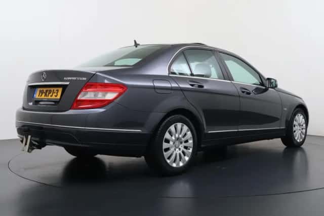 Mercedes-Benz C-Klasse (2010) thumbnail 3