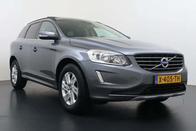 Volvo XC60 (2016) thumbnail 4