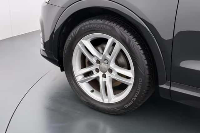 Audi Q3 (2015) thumbnail 9