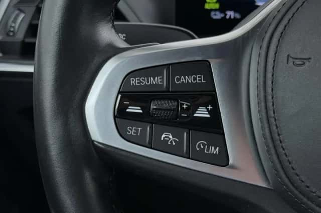 BMW i4 (2023) thumbnail 5