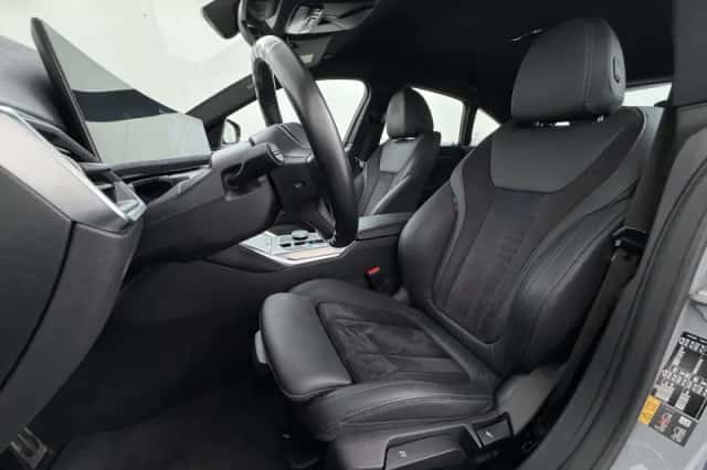 BMW i4 (2023) thumbnail 6
