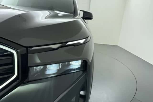 BMW XM (2023) thumbnail 7